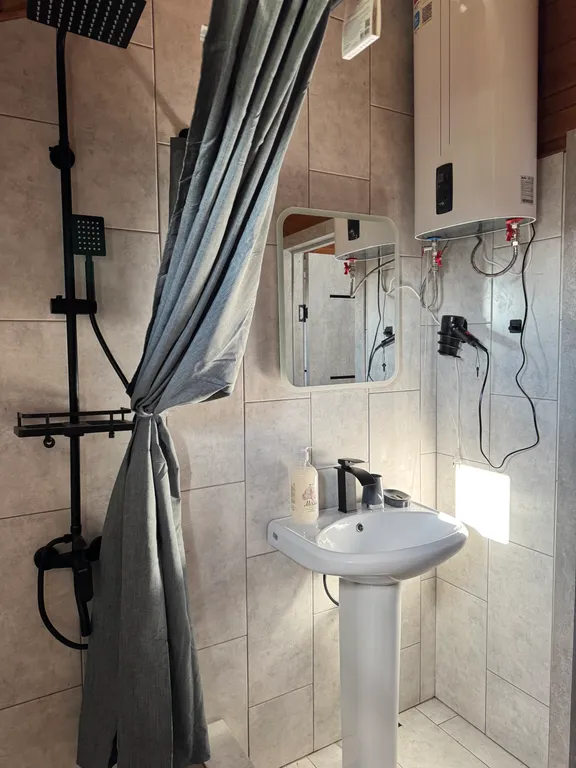 Уютная Хижина с теплым бассейном