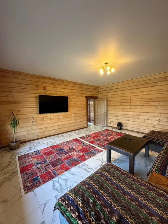 Роскошный эко дом Аквамарин с террасой у водопада и леса