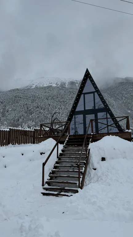 Уютный домик с панорамным видом на горы