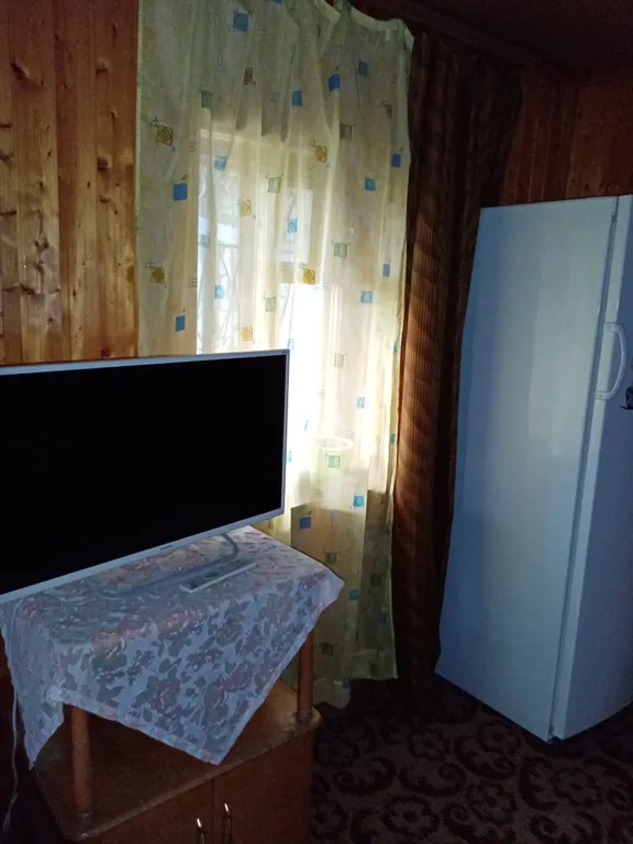 Комната с частичными удобствами в доме у реки