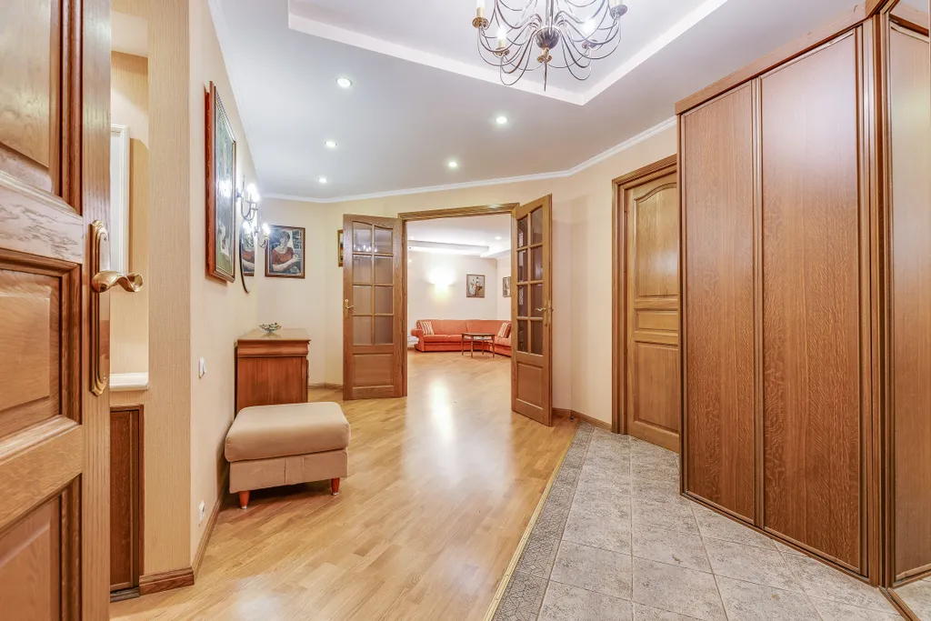 Квартира Квартира с видом на сквер им. Пушкина — Санкт-Петербург