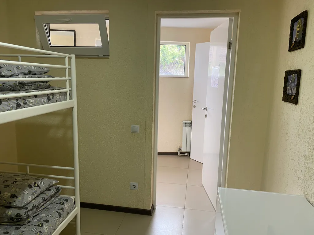 Дом с бассейном, баней и видом на море