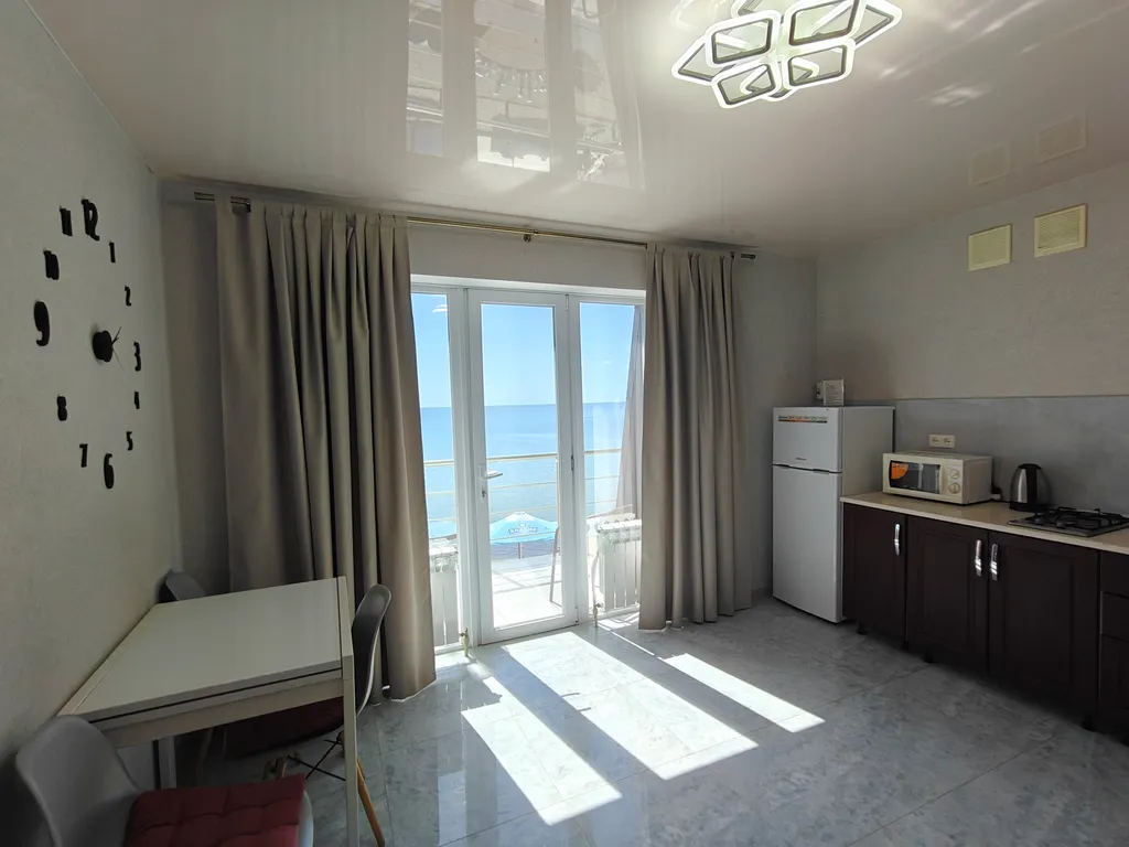 Четырехместный люкс с потрясающим видом на море