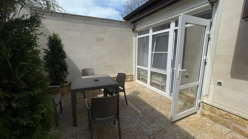 Новый уютный чистый дом в центре города