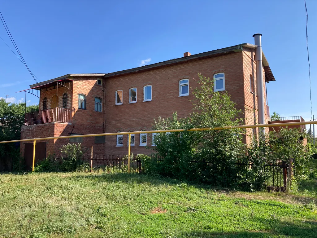 Флигель с балконом