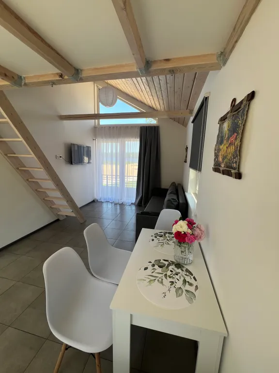 Коттедж Современный и уютным домик на берегу озера — Правдино