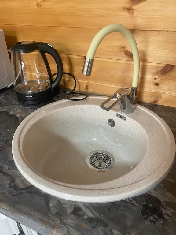 Гостевой комплекс Голден Хаус на первой береговой линии