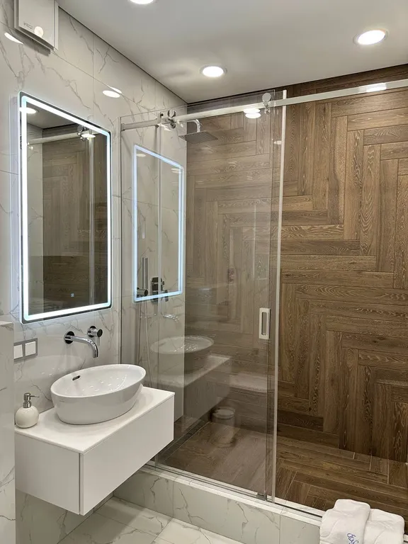 Стильные апартаменты в новом доме с видом на город