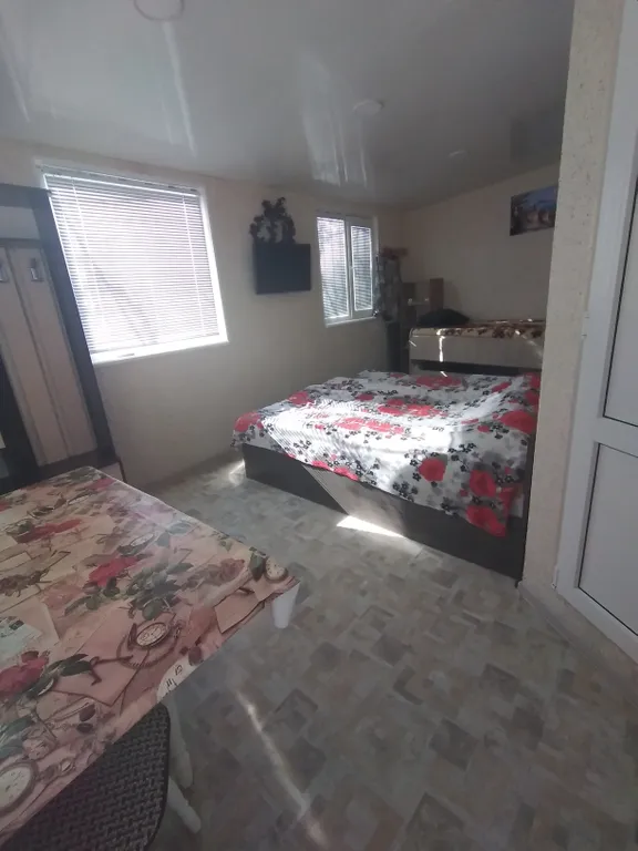 Небольшой домик в саду у моря Диамант