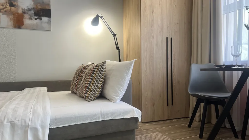 Апартаменты у Часовой башни оранжевые