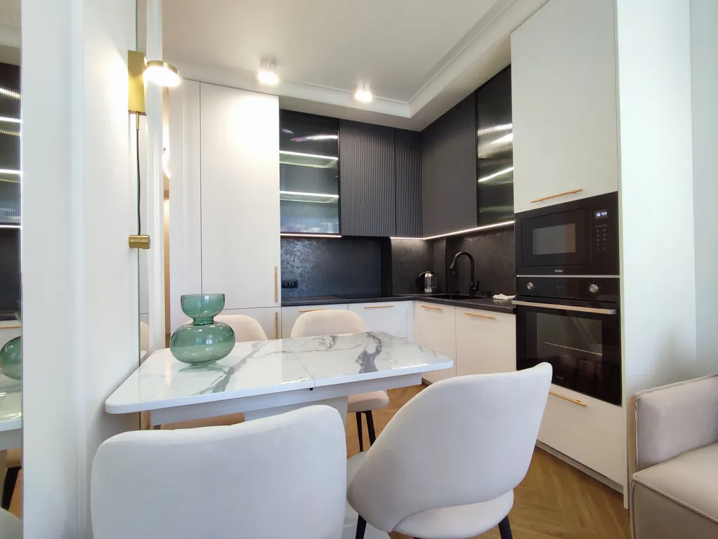 Современные, яркие апартаменты