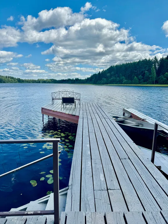 Дом с русской баней на берегу озера Селигер