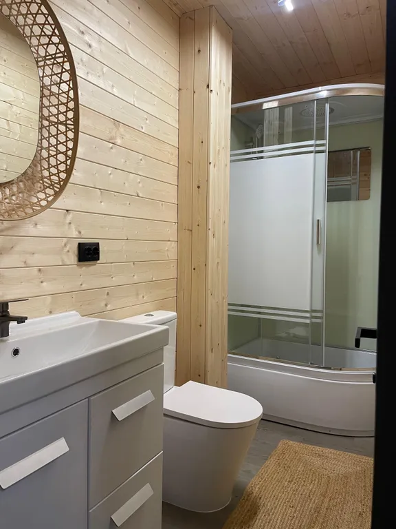 Коттедж Просторный двухэтажный коттедж — Архыз