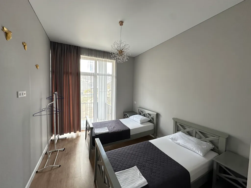 Второй этаж панорамного дома среди вершин