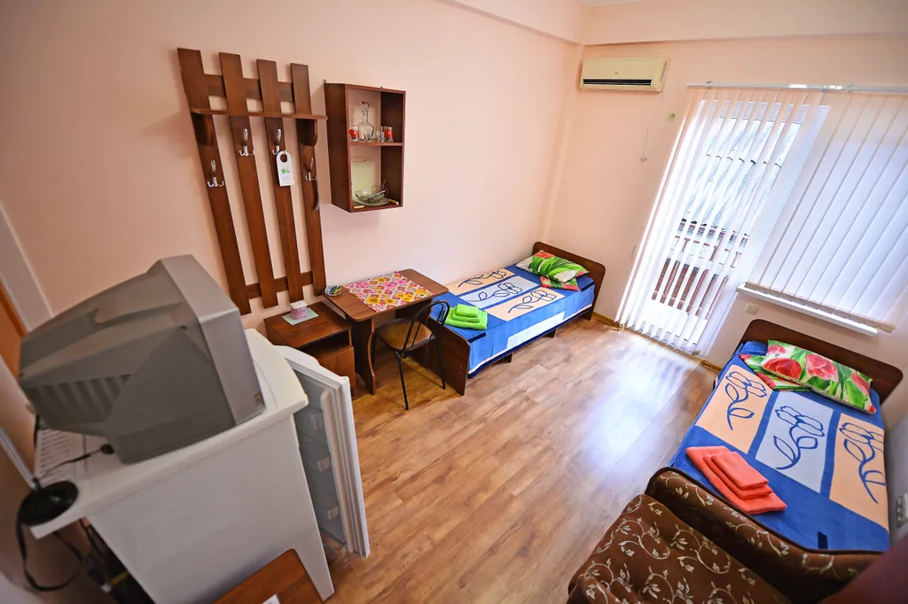 Номер 4 х местный с отдельным входом и кухней на 2 номера