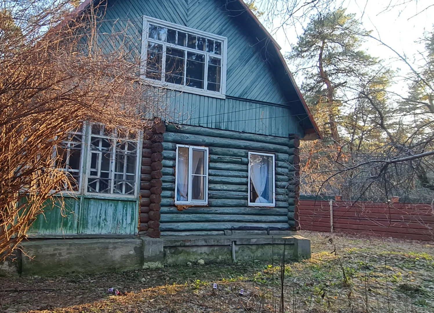 Вид дома с другой стороны