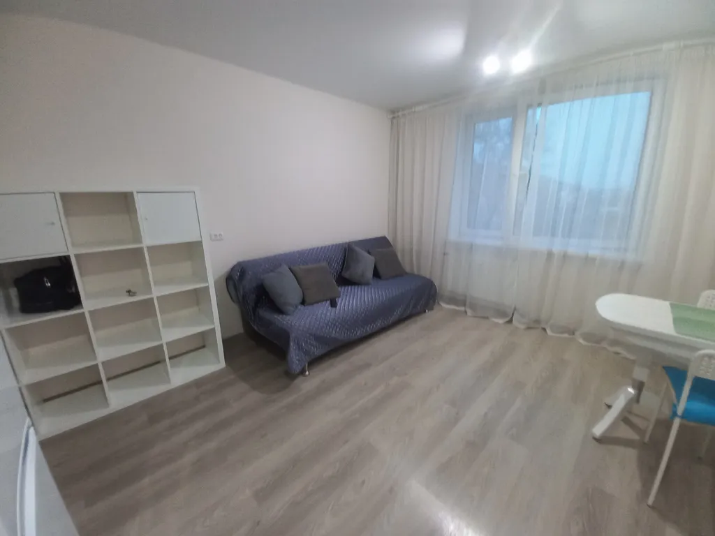 Просторная полуторка в тихом центре