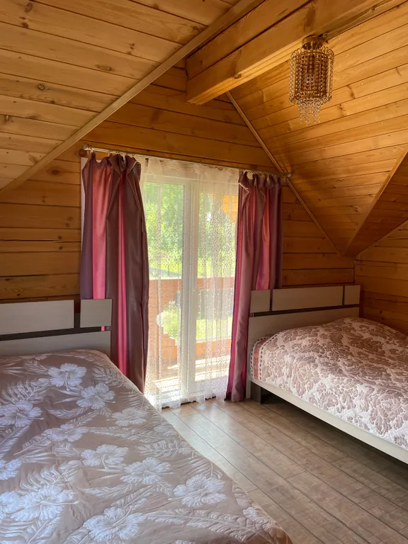 Уютный коттедж с видом на горы Алтая