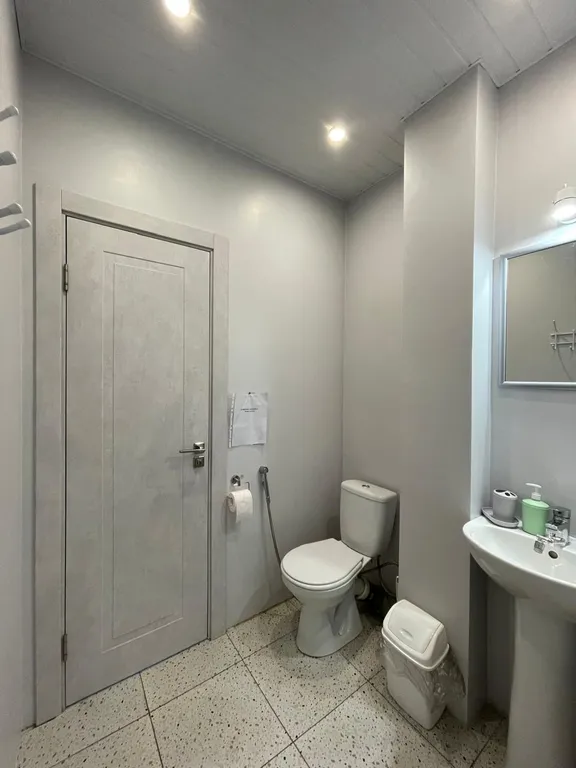 Студия с панорамным видом на озеро