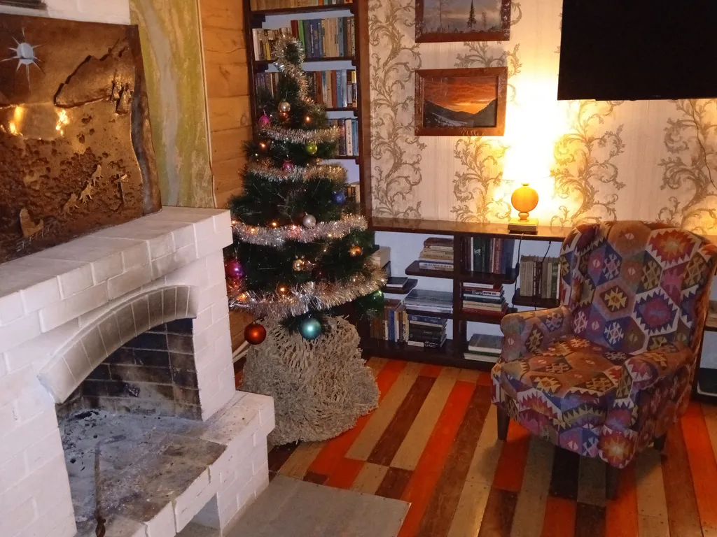 Уютный дом с камином на байкале