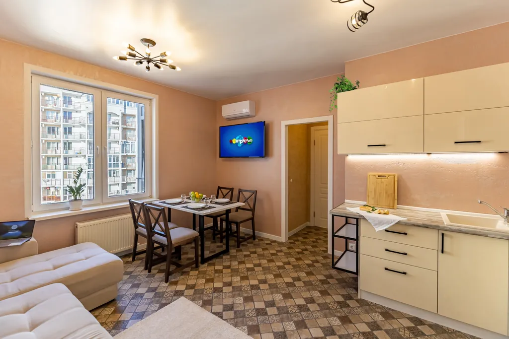 Квартира Двухкомнатная квартира класса комфорт с панорамным остеклением ветер гор — Геленджик