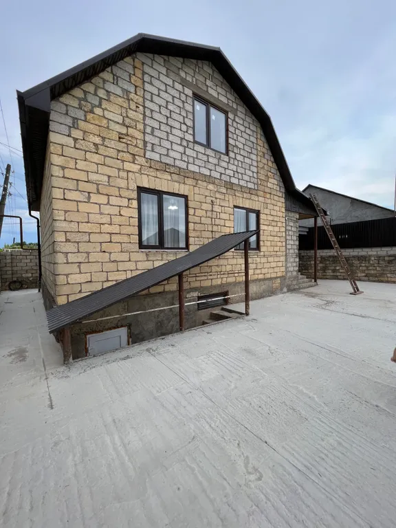 Уютный домик на берегу моря