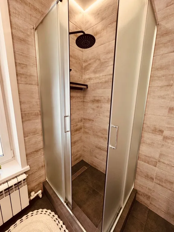 Гостевой дом в сосновом лесу в 15 минутах от курорта Манжерок