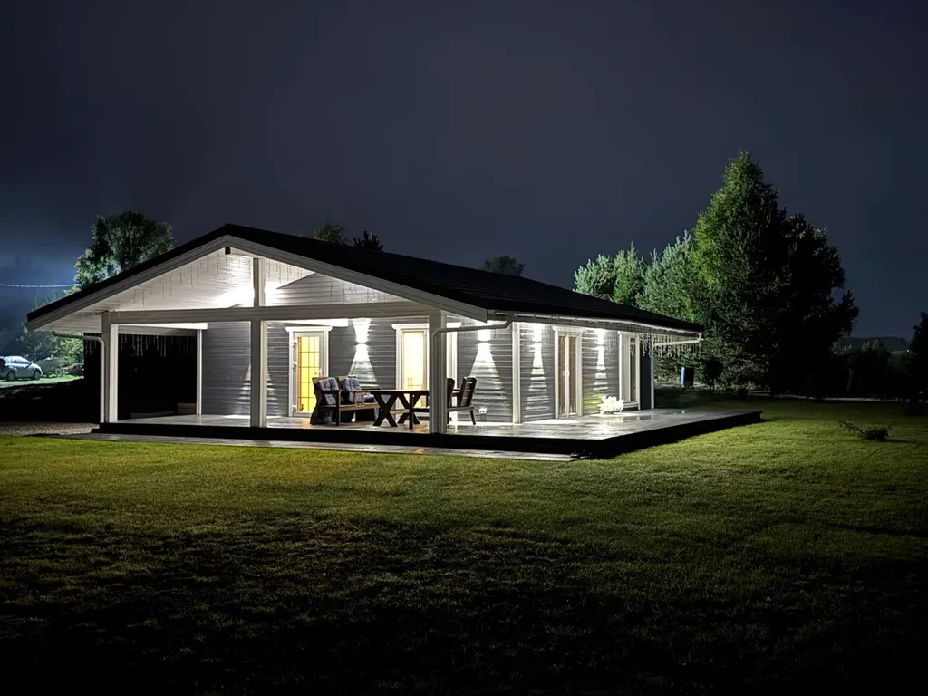 Новый дом на полуострове Онежского озера