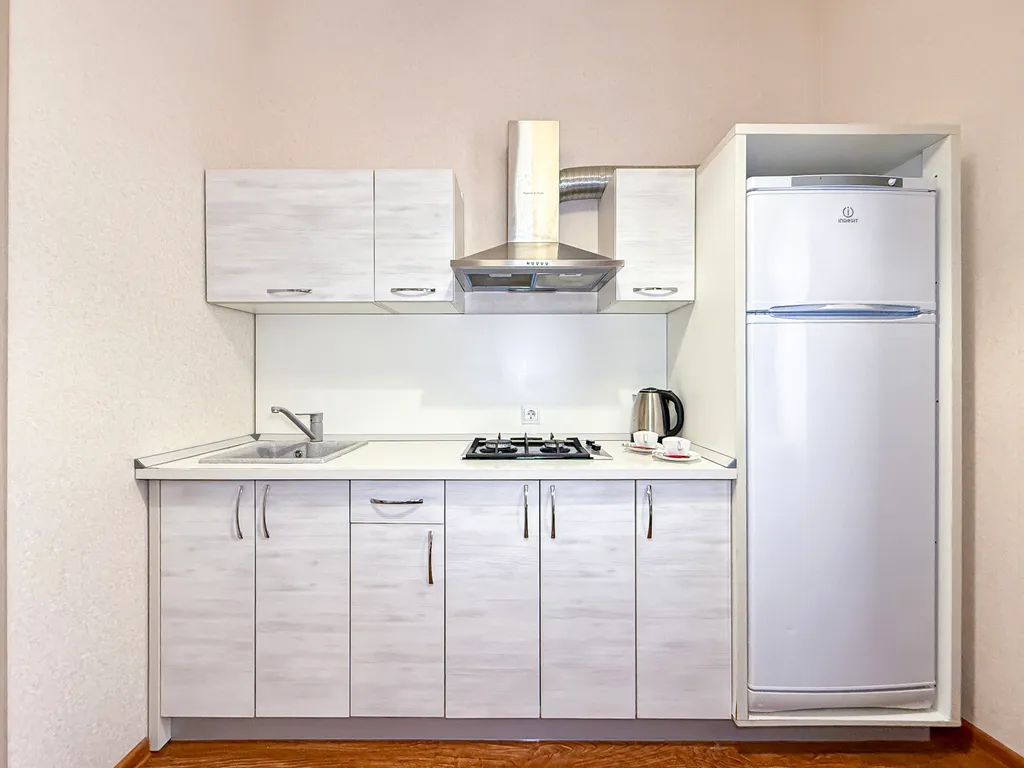 Номер на 4 человек с кухней на 1 этаже в центре, в 7 минутах до моря