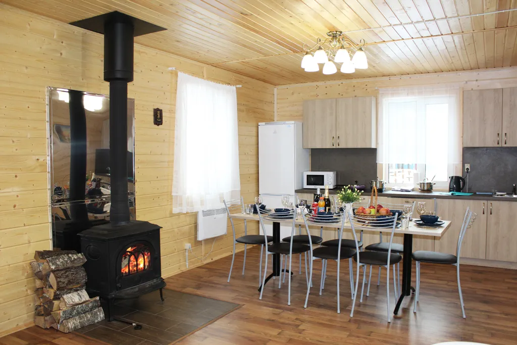 Коттедж 8ми местный коттедж на берегу озера Вуокса — Марьино