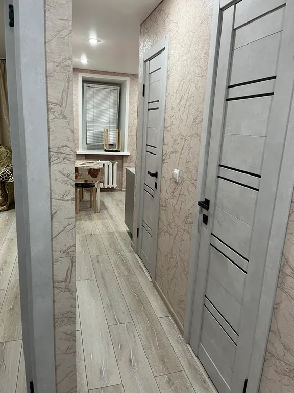 Уютная, просторная квартира со свежим ремонтом в центре города.