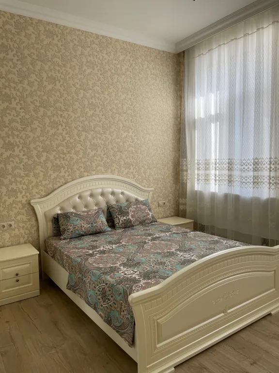 Апартаменты с двумя спальнями в элитном доме в центре рядом с парком