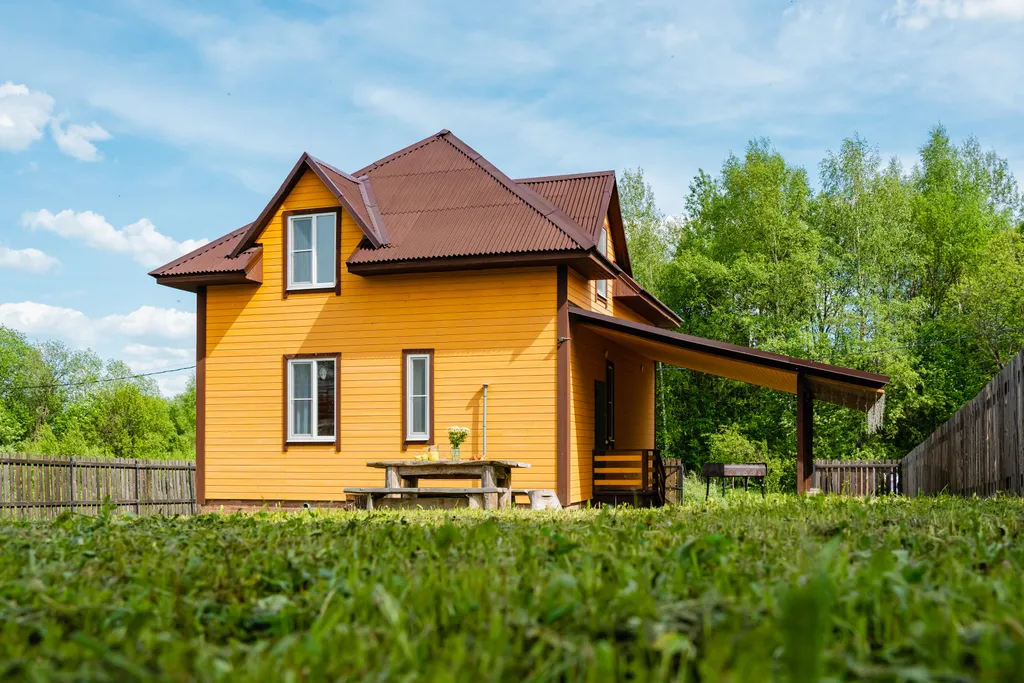 Коттедж у пруда