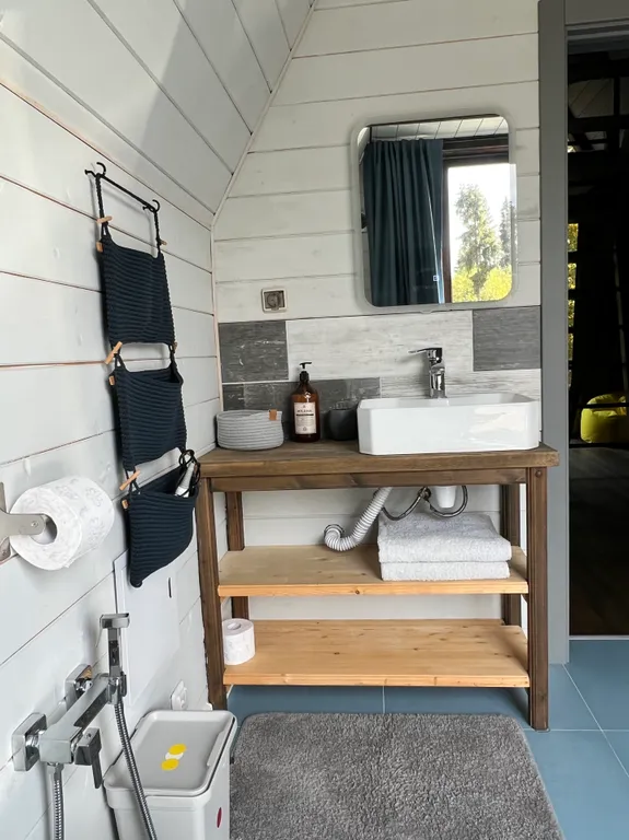 Уютный дом A-Frame в лесу