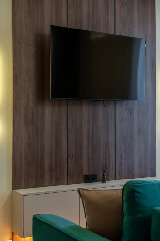 Просторная дизайнерская квартира с видовой терассой на берегу моря