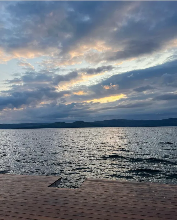 Золотой пляж с видом на Тургояк