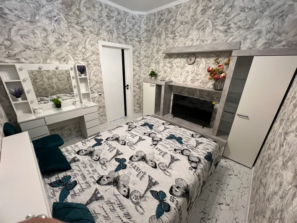 Квартира Квартира Уютная, новая в самом лучшем районе города, 5 мин до моря — Геленджик