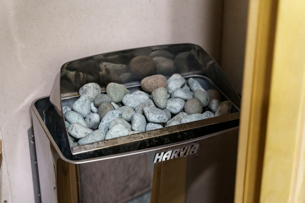 Трёхкомнатные апартаменты с сауной в центре