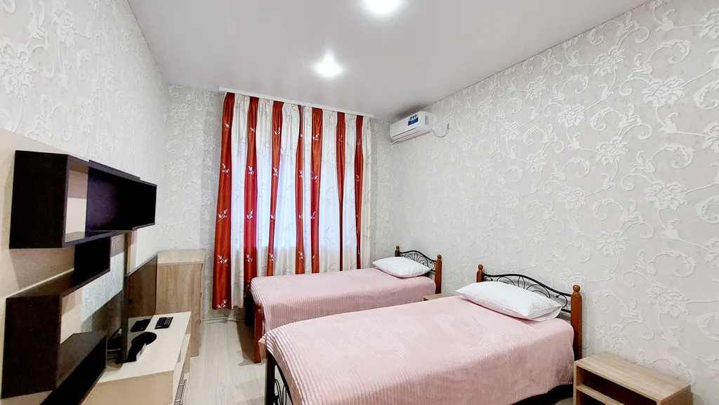 Евротрешка возле гипермаркета Мега и Леруа Мерлен