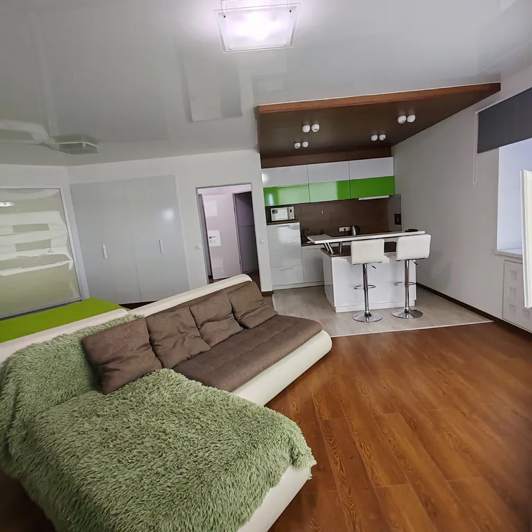 Прекрасная стильная квартира в живописном районе города — аренда посуточно в Череповец