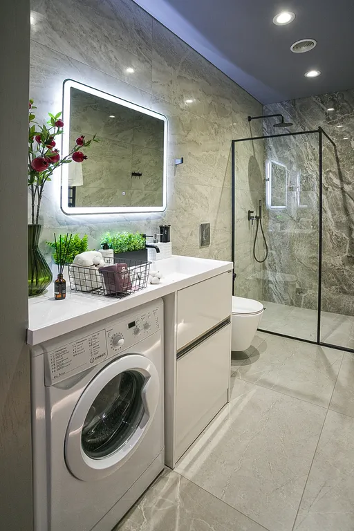 Гранатовый. На большую семью, вид на лес