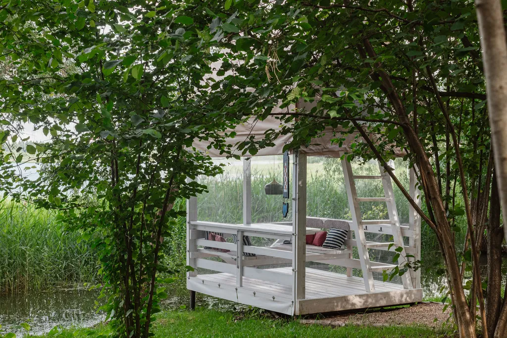 Домик-палатка Скворечник на берегу реки