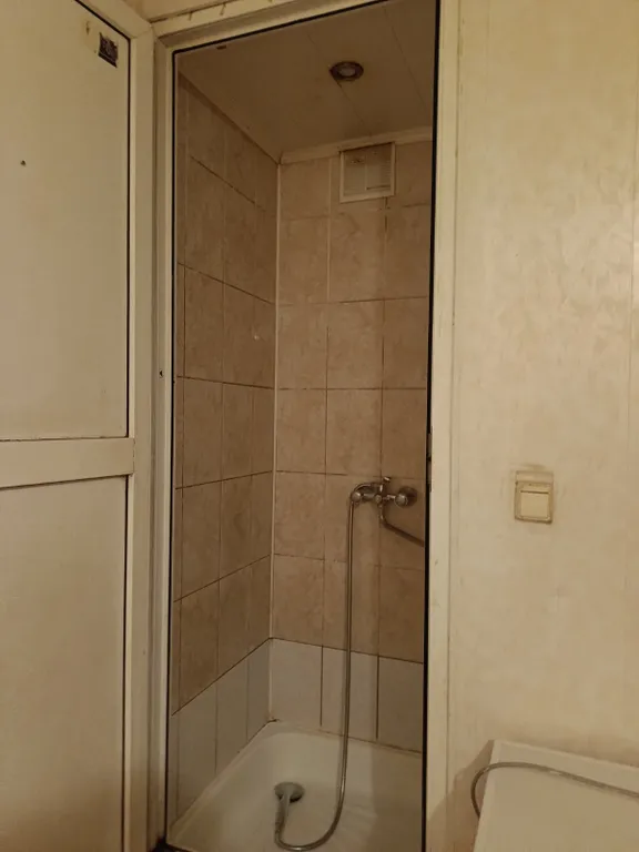 Квартира около парка, рядом озеро, магазины, остановки