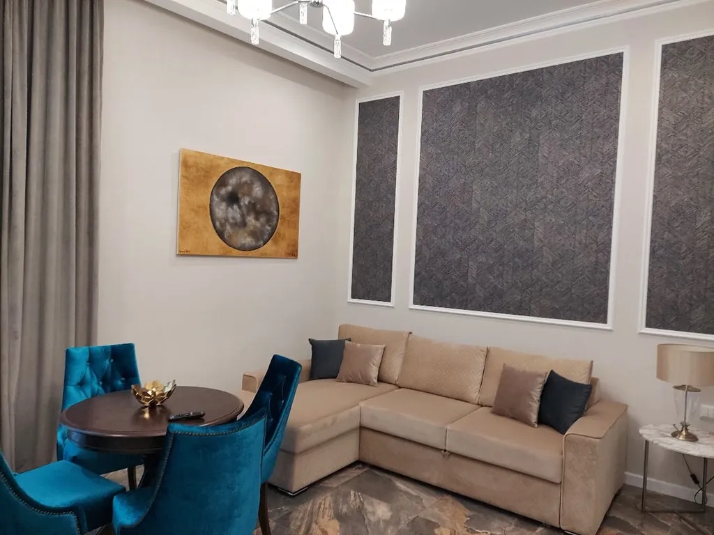 Апартамент в престижном доме на первой береговой линии