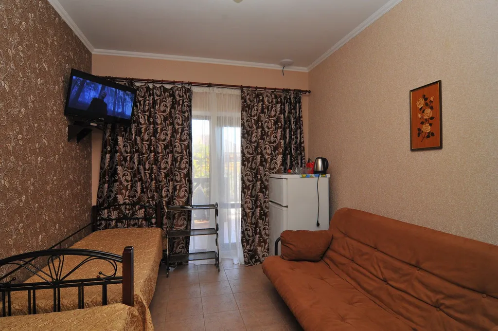 Квартира 3-местная комната с индивидуальной террасой на первом этаже — аренда посуточно в Коктебель