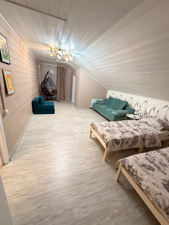 Дом в современном русском стиле рядом с монастырем