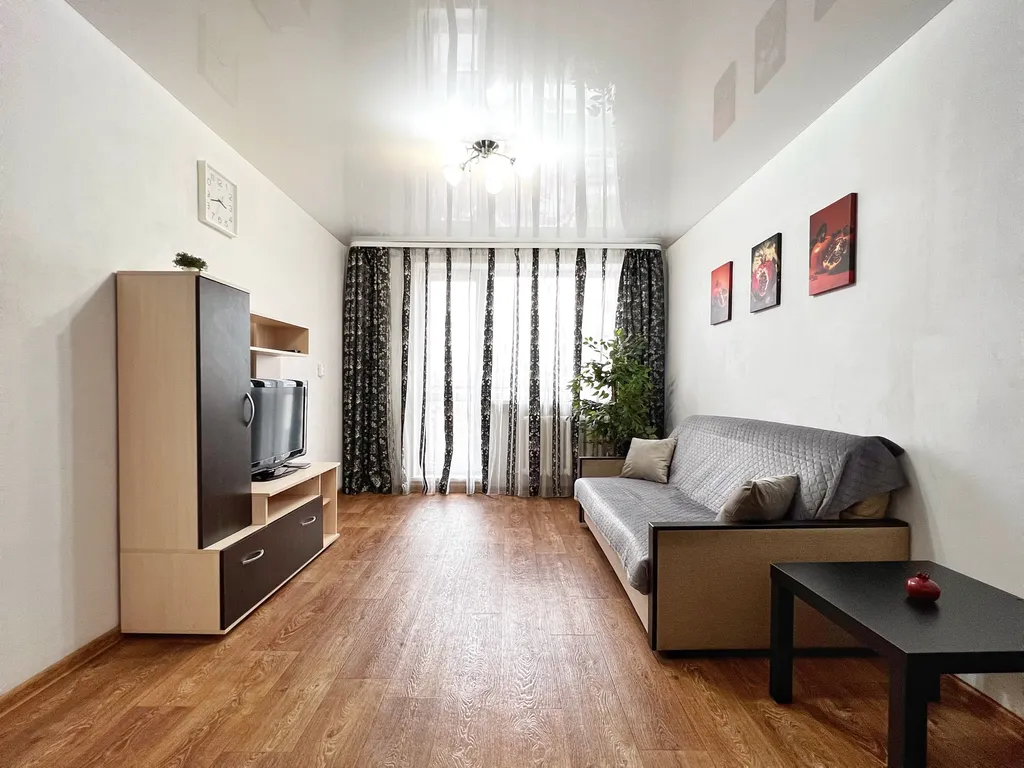 Комфортная двухкомнатная квартира в центре города на пятерых гостей