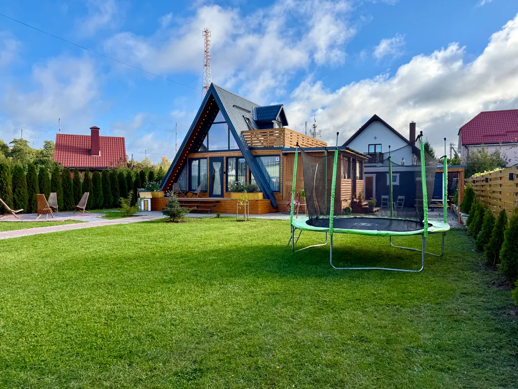 Дом с баней, караоке, PlayStation и Алисой на берегу моря