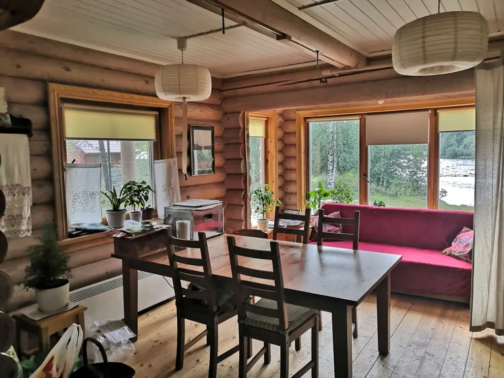 Комфортный, уютный дом у реки для семейного отдыха