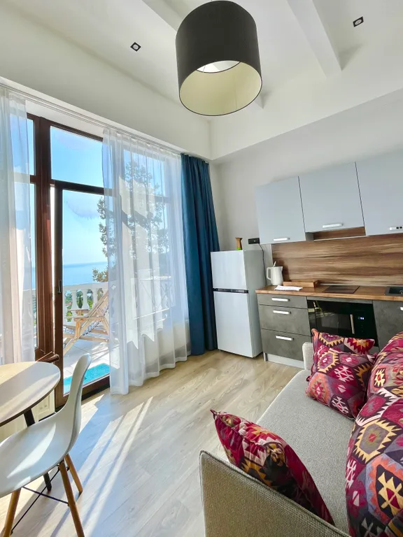 Студия с видом на море